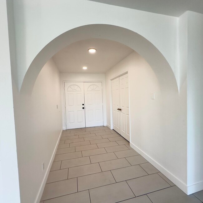 Building Photo - 27131 Shadowcrest Ln