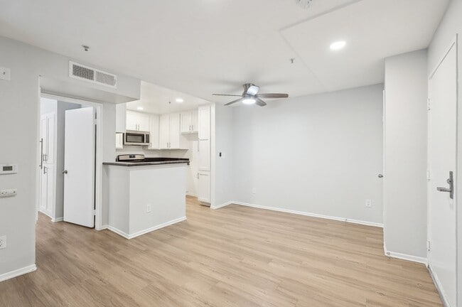 Interior Photo - 310 South Virgil Ave