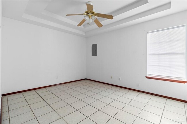 Building Photo - 19 Clavel St
