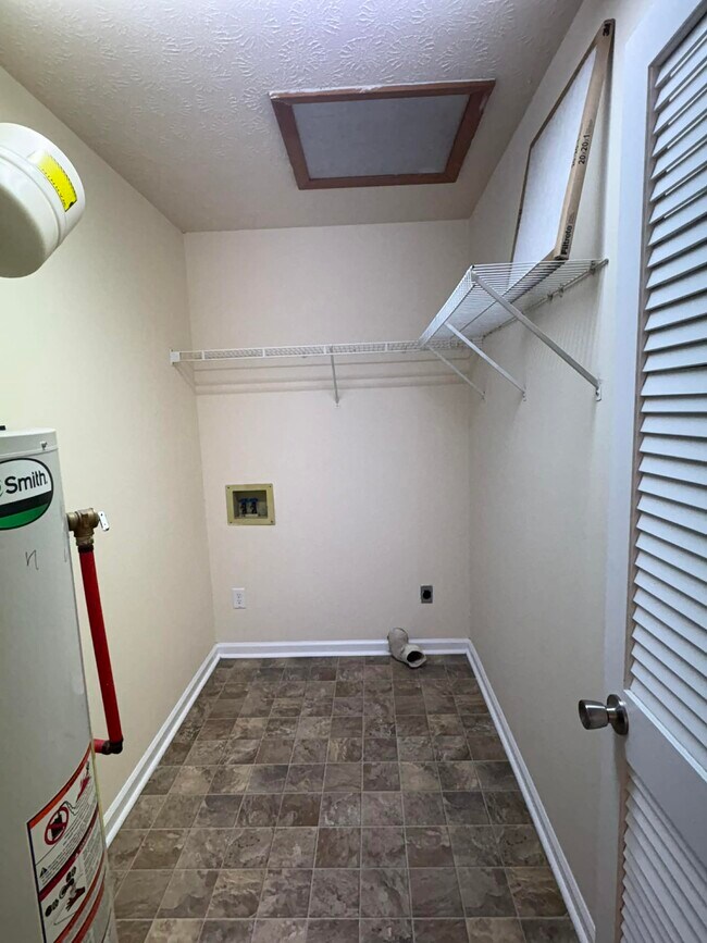 Building Photo - 1618 McIntosh St