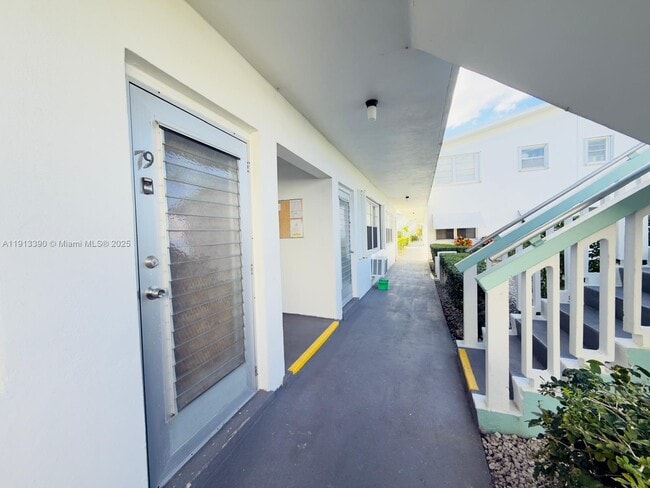 Building Photo - 79 Easthampton D