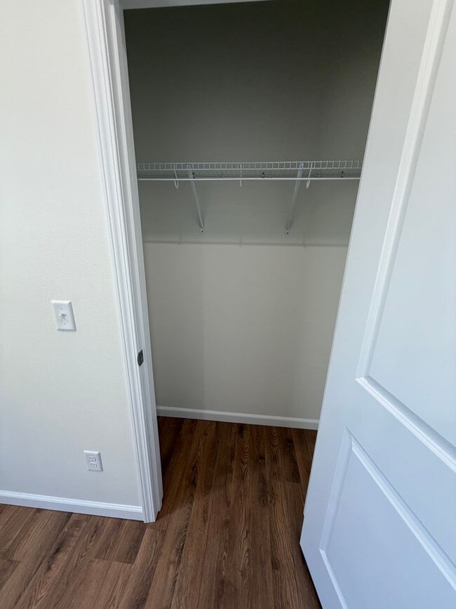 Building Photo - 3 Bedroom | 2 Bathroom | 1 Car Garage | Duplex | Springfield MO!