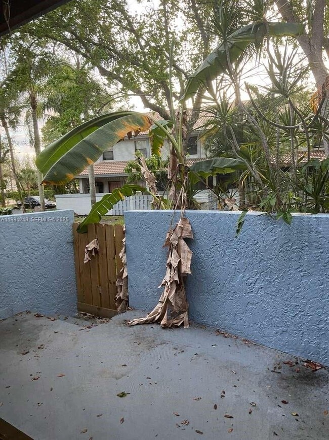 Building Photo - 9787 Riverside Dr