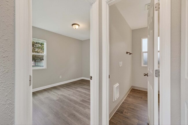 Building Photo - Ryde LLC