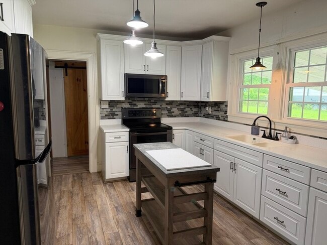 Building Photo - 38 Buttercup Ln