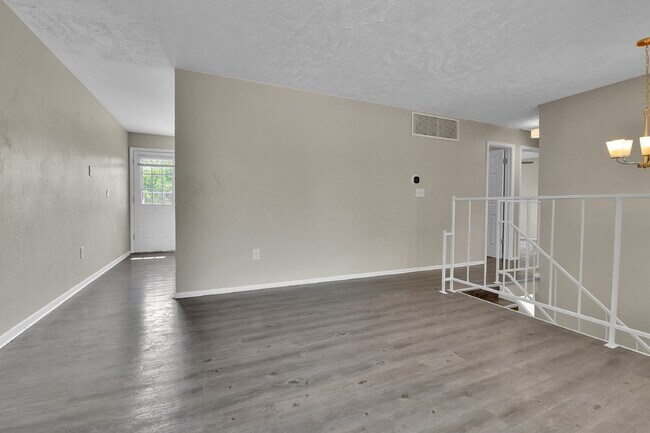 Building Photo - $2,995 - 4 Bed, 2 Bath Home in Aurora with...