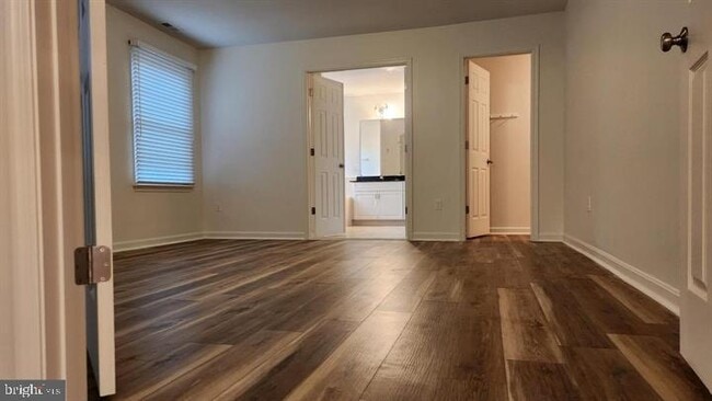 Building Photo - 4018 Tiber Falls Dr