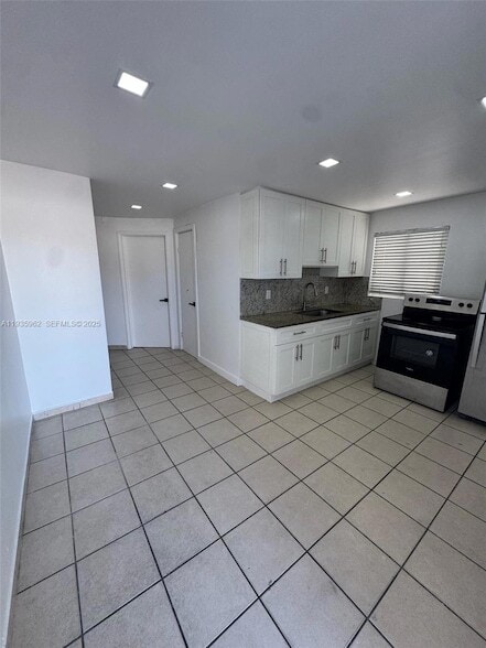 Building Photo - 290 NW 45th Ave