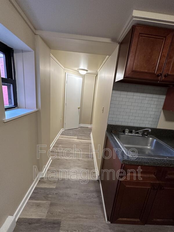 Building Photo - 25 Conestoga St