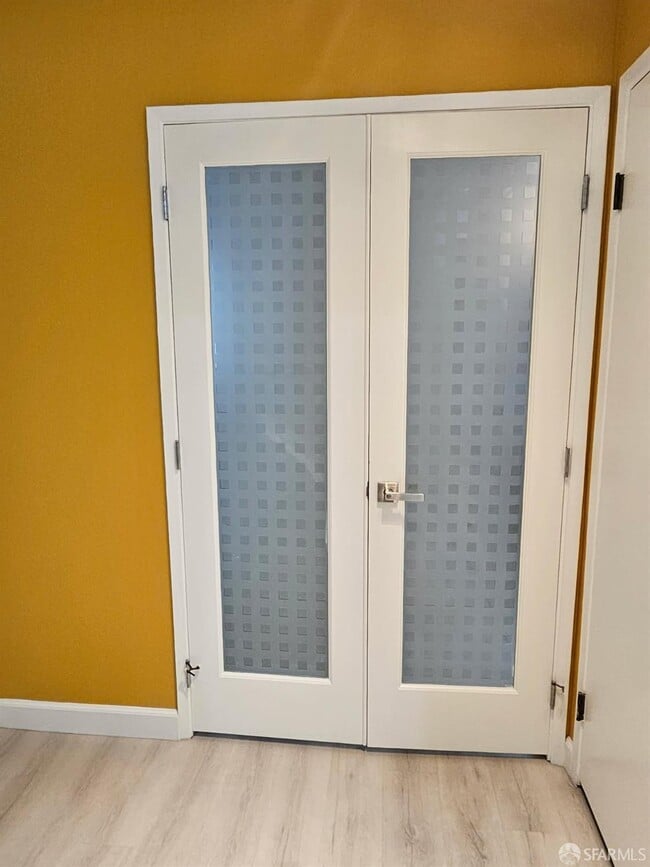 Building Photo - 8763 Mountain Blvd