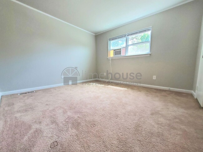 Building Photo - 119 Bob Ln