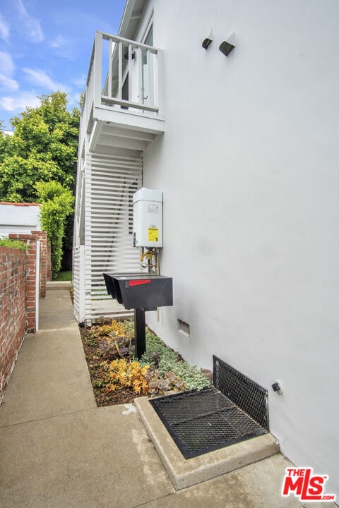 Building Photo - 11337 Montana Ave