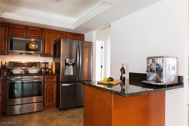 Building Photo - 2208 Viscaya Pkwy