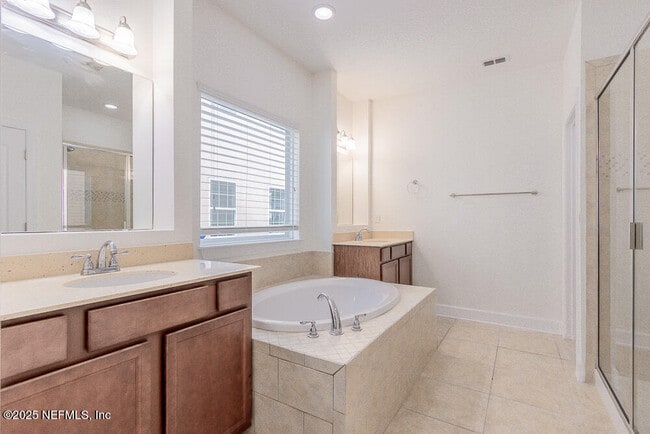 Building Photo - 4599 Plantation Oaks Blvd