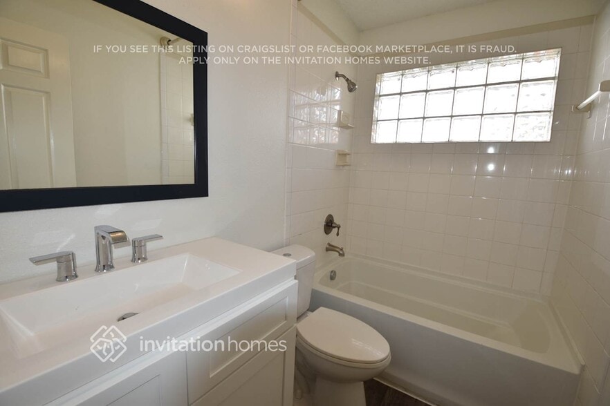 Building Photo - 2217 Merrimac Ln