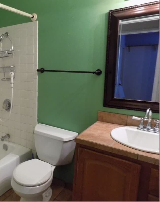 Building Photo - 502 Laura Ct