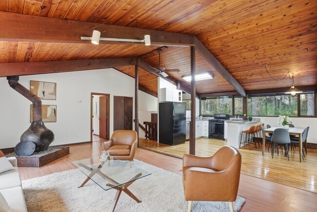 Building Photo - 234 Tophet Rd