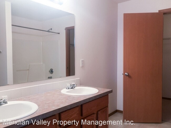 Building Photo - 4 br, 2.5 bath House - 7017 179th St Ct E