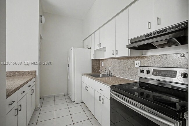 Building Photo - 7420 W 20th Ave