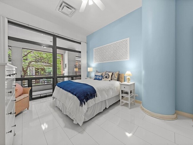 Building Photo - 211 E Ohio St