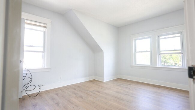 Building Photo - 3440 E 145th St