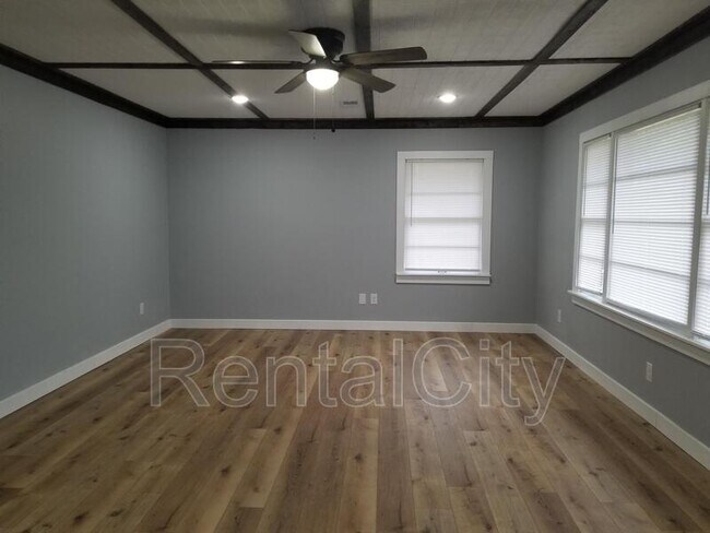 Building Photo - 621 Arlington Ave