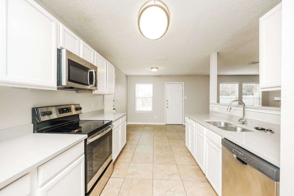 Building Photo - 8201 Montecito Dr