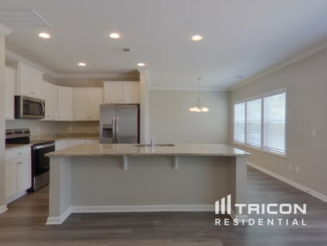 Building Photo - 211 Savannah Hills Dr