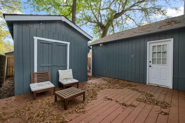 Building Photo - 1552 Cinnamon Bear Cir