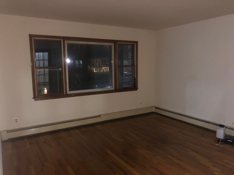 Building Photo - 114 Lawton St