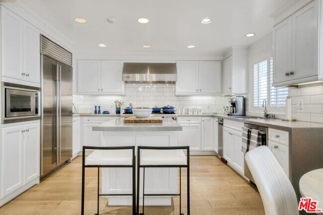 Building Photo - 11974 Mayfield Ave