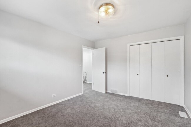 Building Photo - 414 Skokie Ct