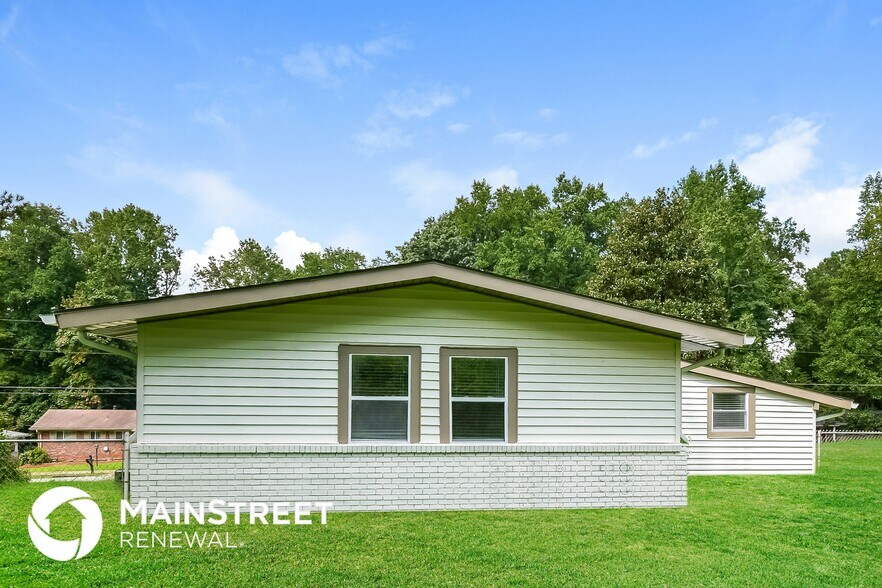 Building Photo - 3476 Tulip Dr