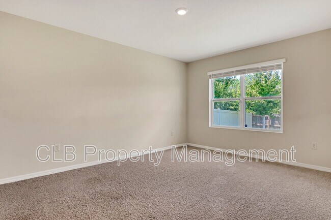 Building Photo - 165 Birch Tree Pl