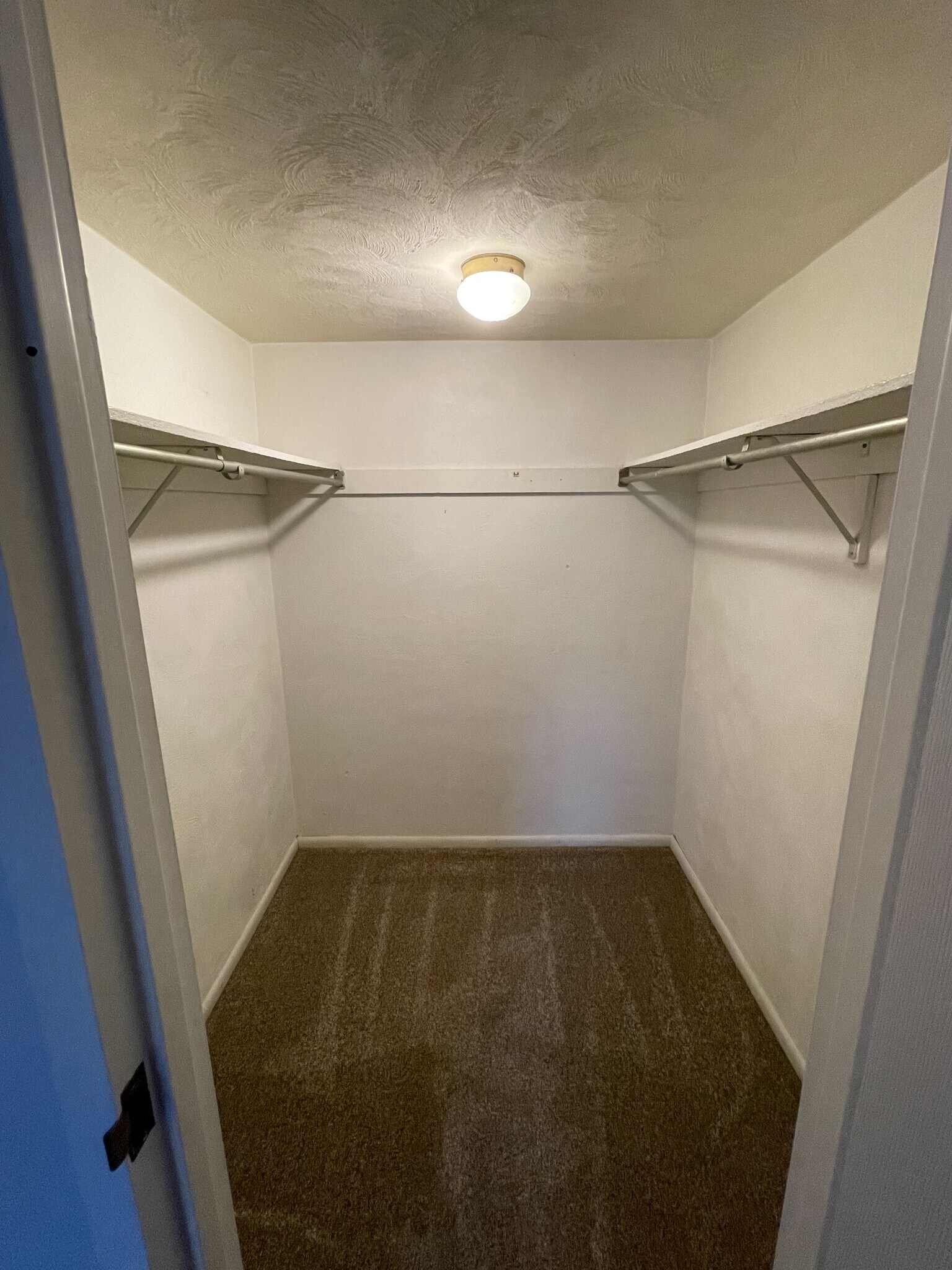 MB Closet - 600 Campbell Cir