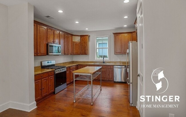 Building Photo - 43 Sommer Lake Dr