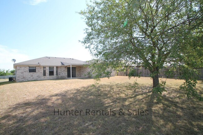 Building Photo - 4604 Fieldcrest Dr