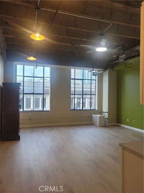 Building Photo - 312 W 5th St