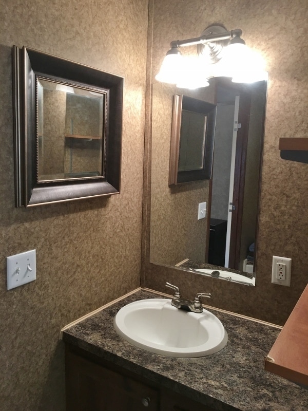 Building Photo - 2009 Model 3 Bedroom 2 Bath Mobile Home