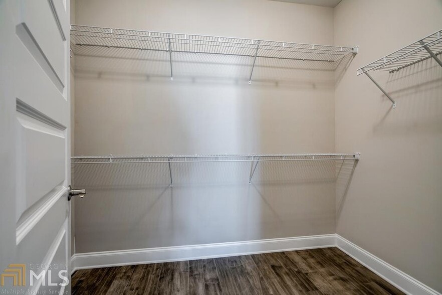 Building Photo - 1070 Bridle Trl