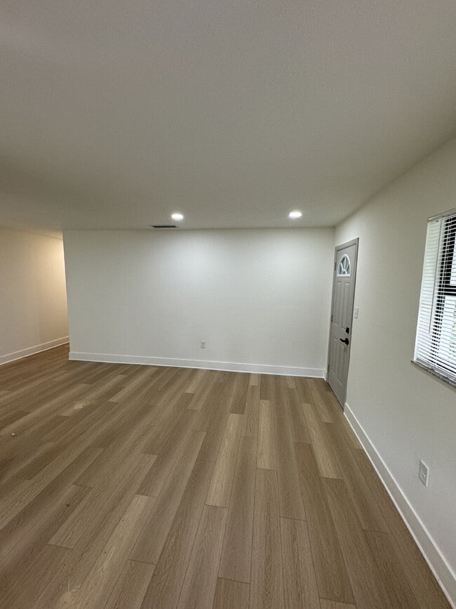 Building Photo - 6214 S Martindale Ave