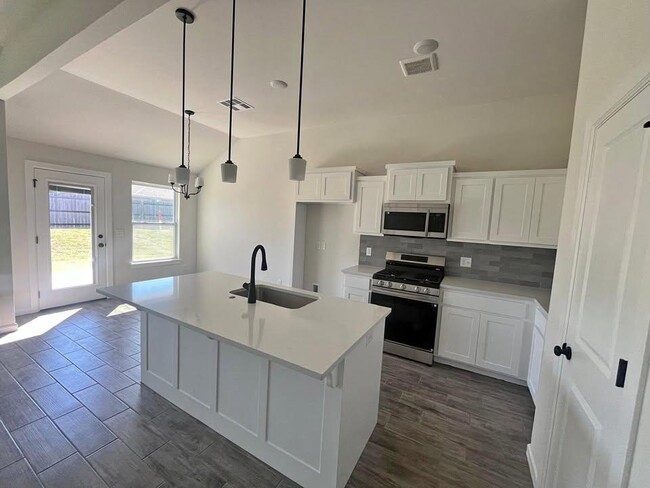 Building Photo - 18220 Austin Ct
