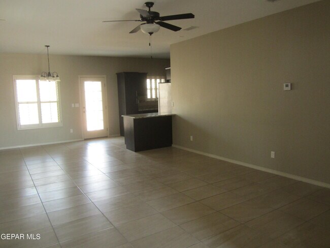 Building Photo - 477 Prime Desert Dr