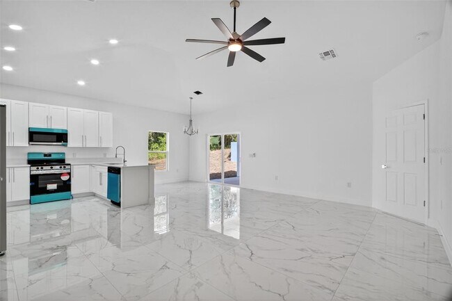 Building Photo - 89 Fairway Cir