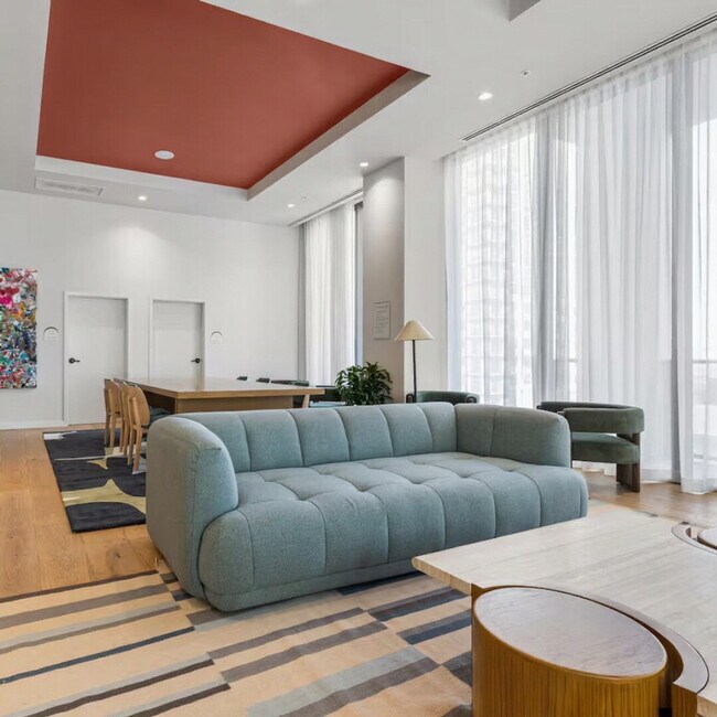 Building Photo - 11 NE 6th St