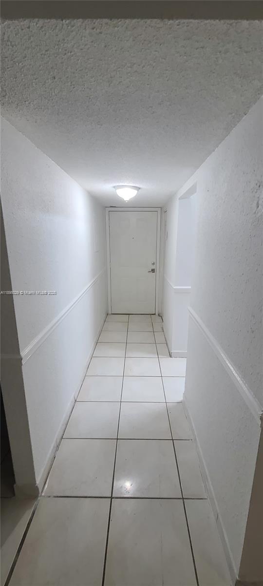 Building Photo - 10000 NW 80th Ct