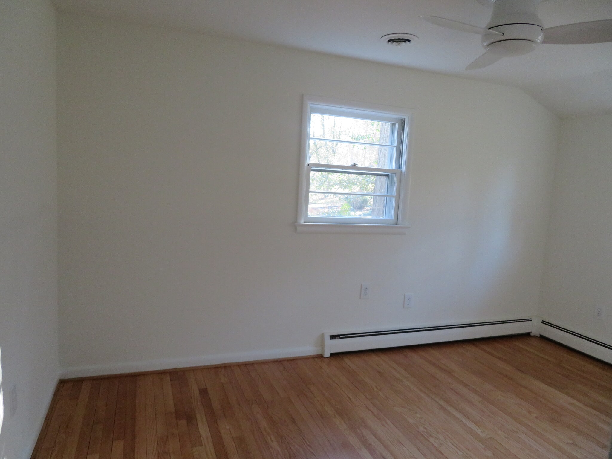 Building Photo - 26 Lakeside Dr