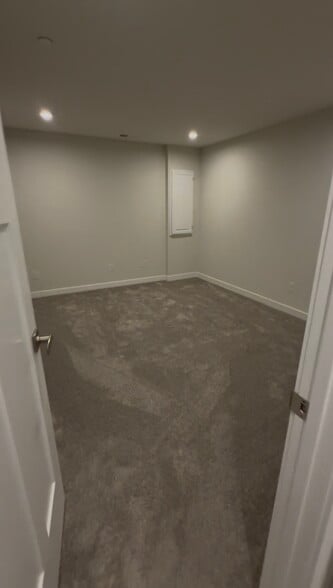 Building Photo - 310 Helenium Dr