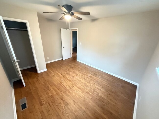 Building Photo - 3 Bed 1 Bath Springfield, MO