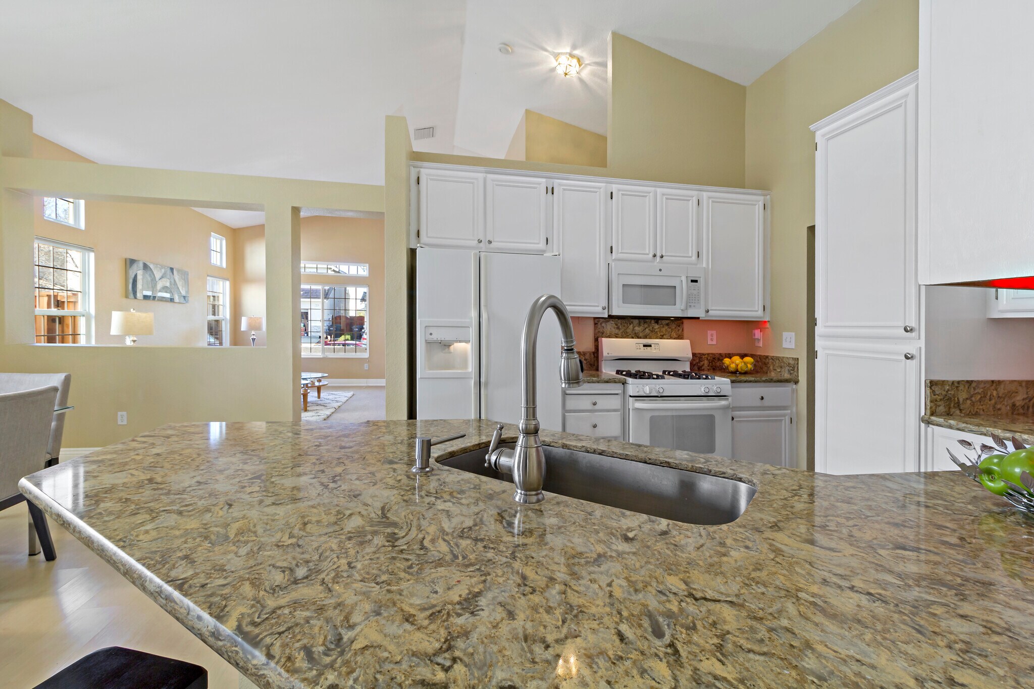 Kitchen with Fridge - 278 Havenwood Cir